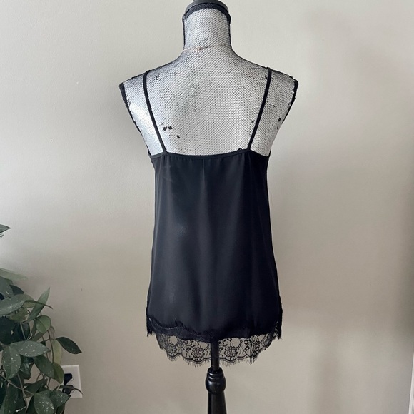 𝅺⭐️2 FOR $20⭐️ COMO BLACK Camisole Blouse With Lace Hem. Black size Small. - Picture 4 of 12